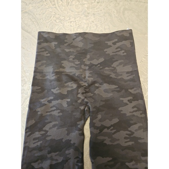 Spanx Legging Women Xl Camo Crop Look At Me Know Sage Green Athletic Athleisure - Picture 2 of 12